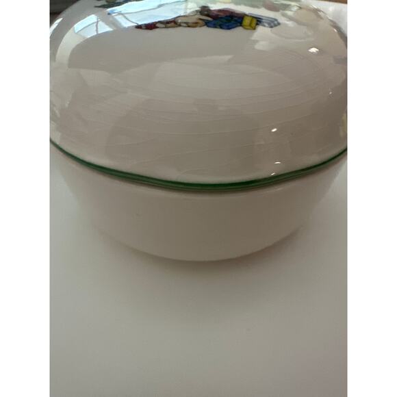 Nikko Japan Vtg Porcelain Happy Holidays Christmas Tree Trinket Box bon bon 4" - Picture 2 of 10